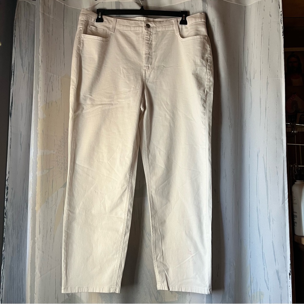 Jones New York Women's Straight Leg Jeans - Cream